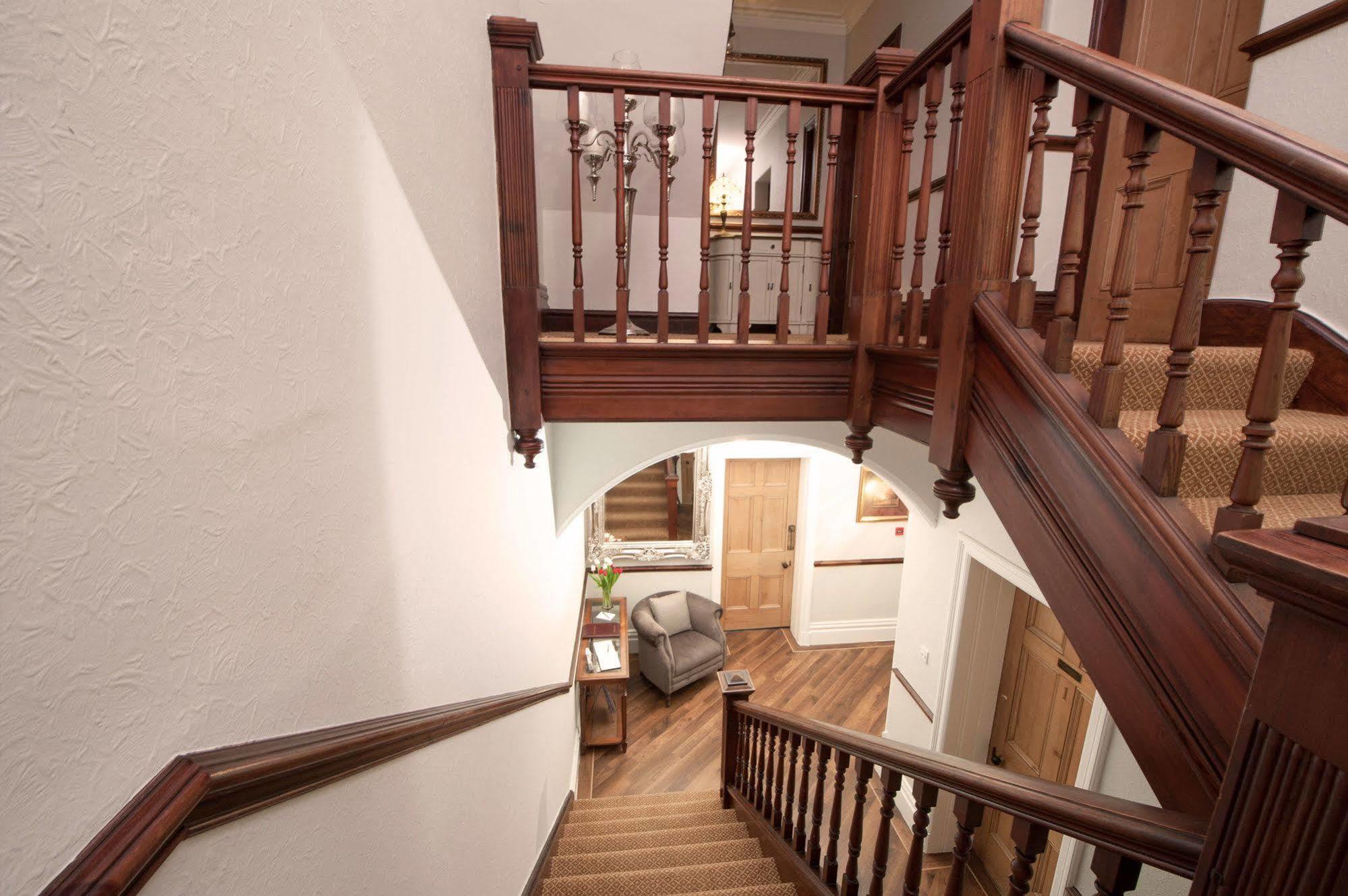 Chestnuts Guest House (Adults Only) 윈더미어 외부 사진
